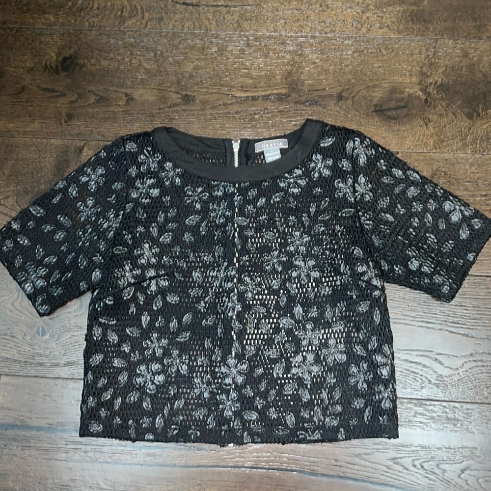 Gracia Floral Eyelet Lace Shirt - Size Large